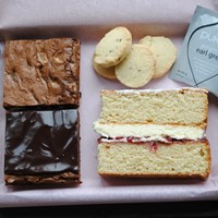 The Classic Cake Box